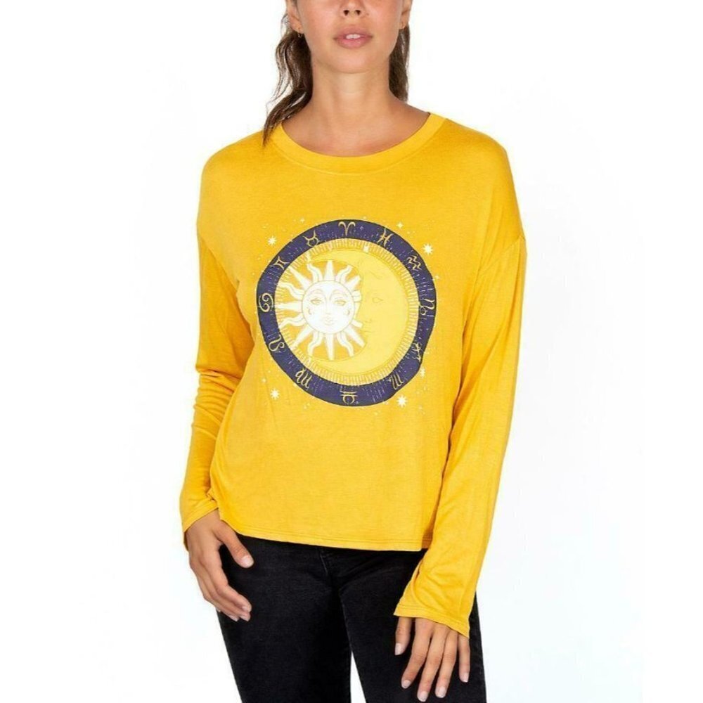 Rebellious One Juniors' Moon Graphic Top